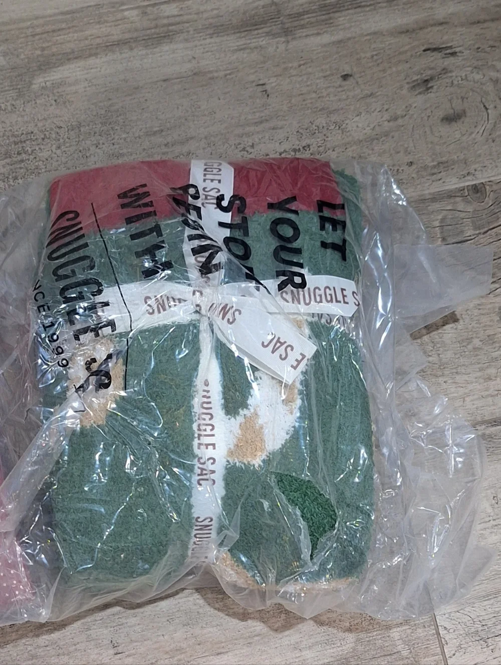 Snuggle Sac Green Gingerbread Throw Blanket Cozy Holiday 50x60